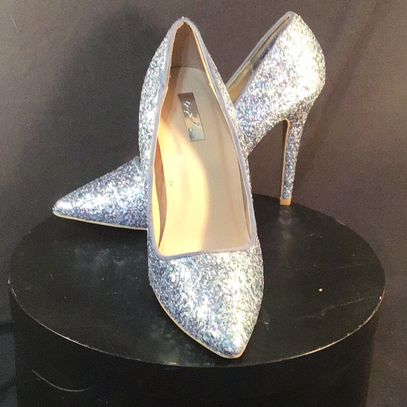 Qupid Shoes - Quips Silver Glitter heels size 7